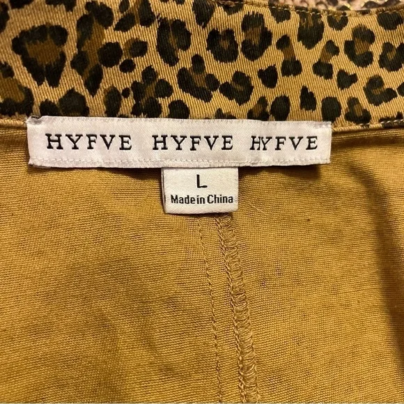 Hyfve zip front leopard print mini skirt w/pockets size L. - Picture 5 of 8